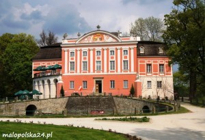 Pałac w Kurozwękach